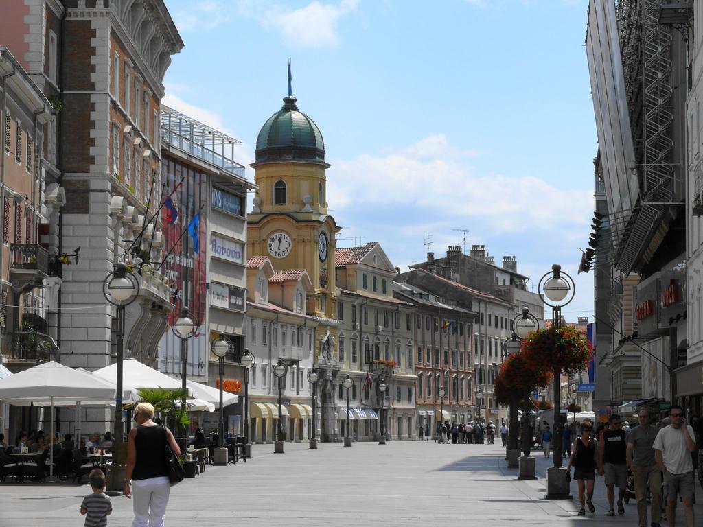 Liburana Apartment Rijeka Exteriör bild